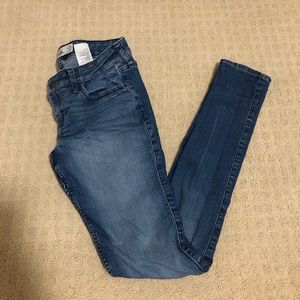Hollister Super Skinny Jeans